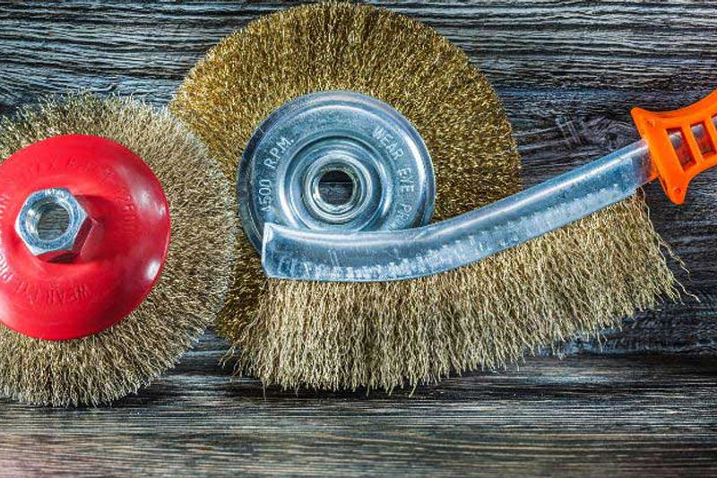 Bàn chả sắt tẩy sơn tường cũ